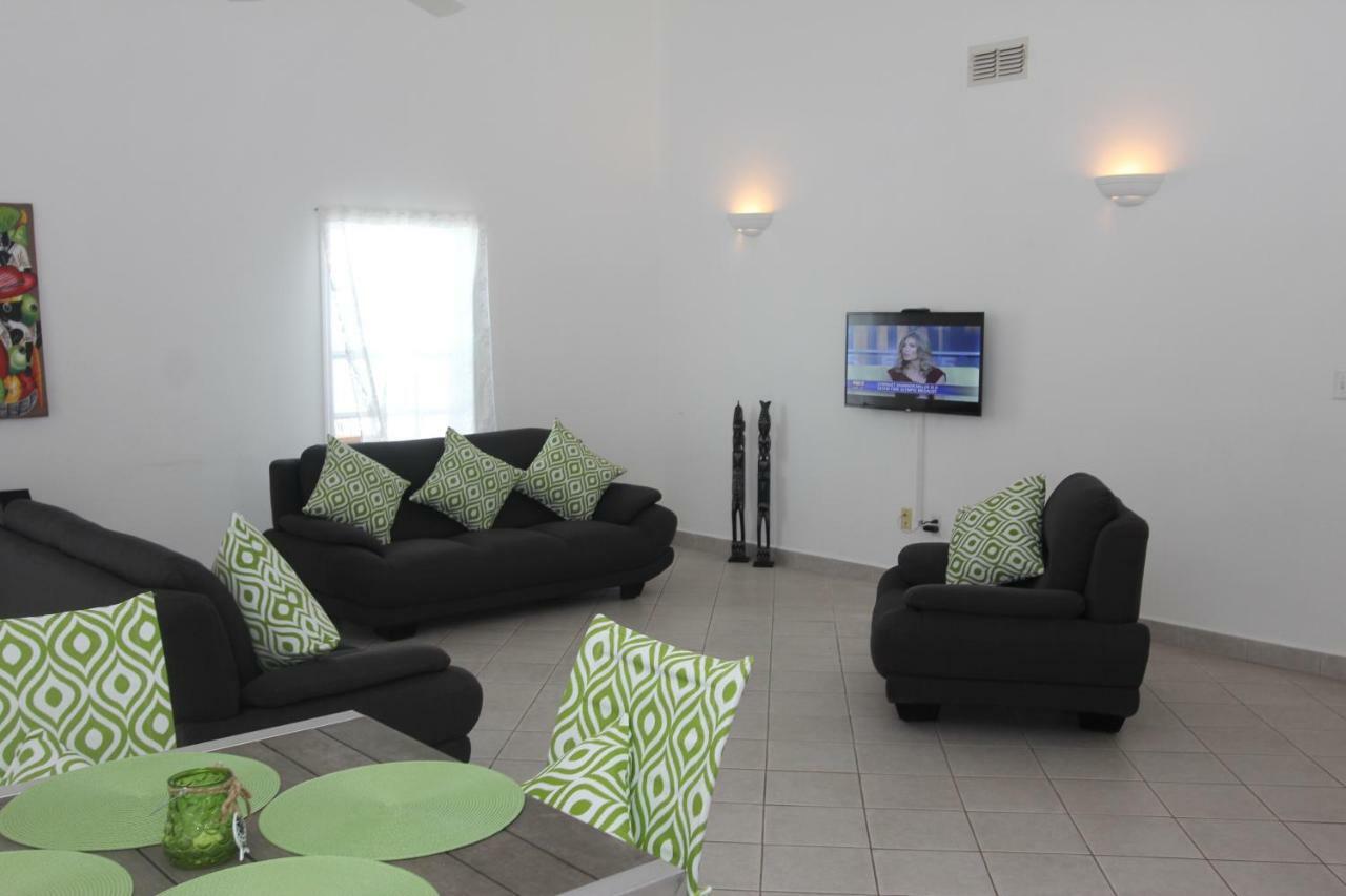 The White House Villa Jolly Harbour Bagian luar foto