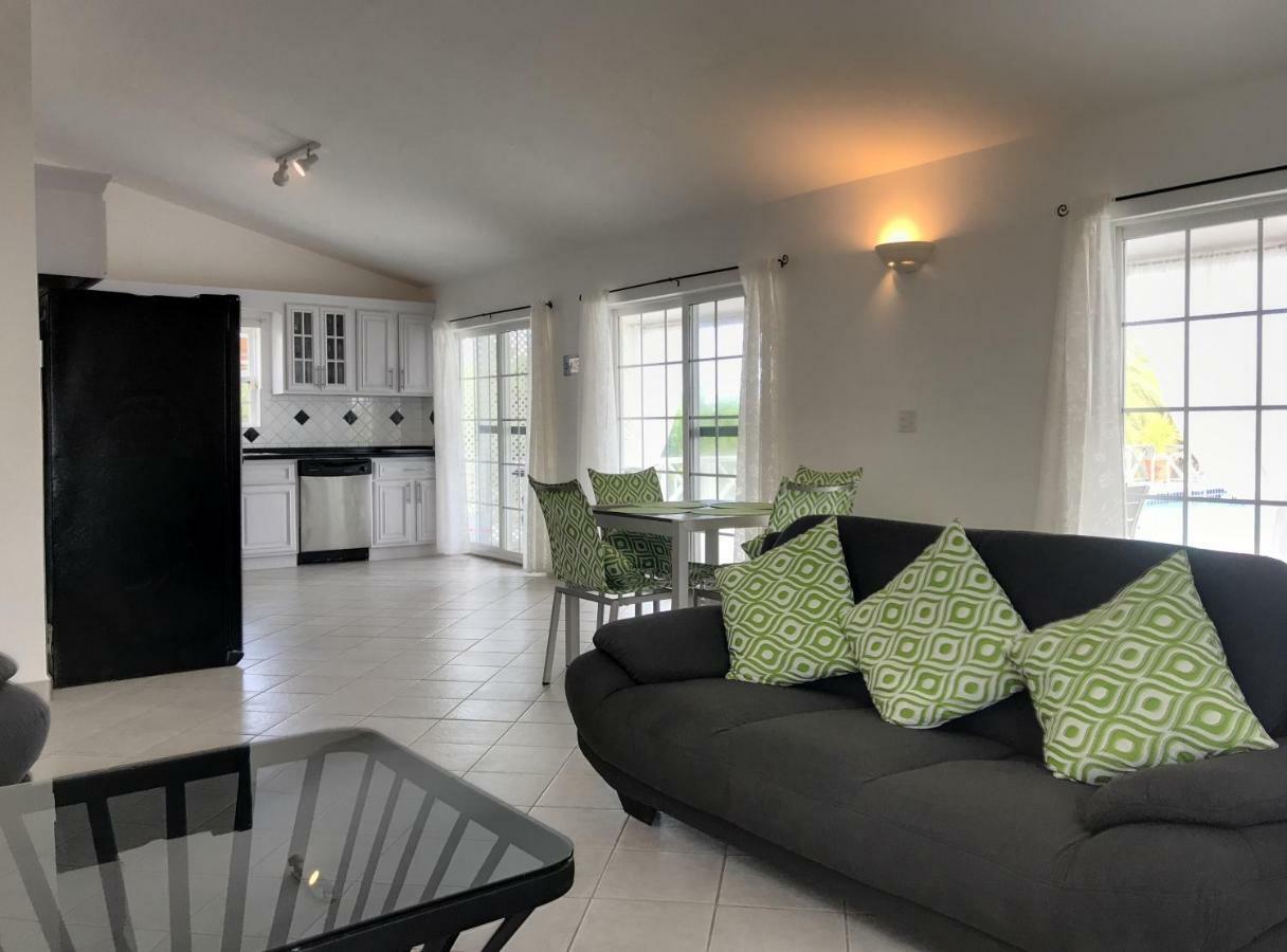 The White House Villa Jolly Harbour Bagian luar foto