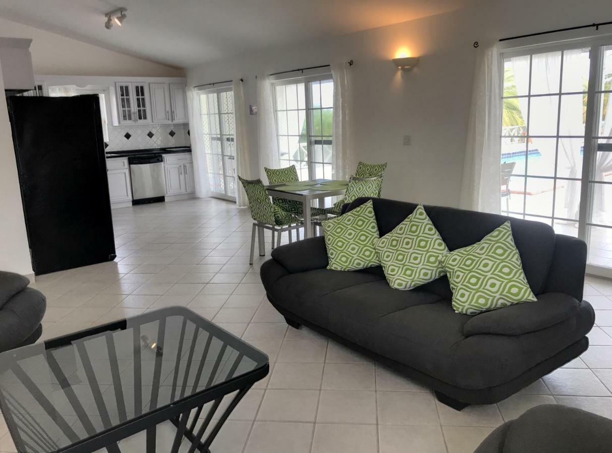 The White House Villa Jolly Harbour Bagian luar foto