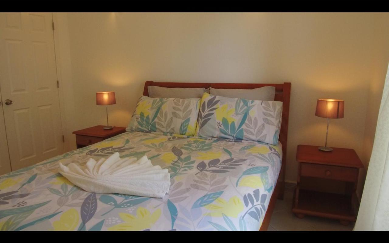 The White House Villa Jolly Harbour Bagian luar foto